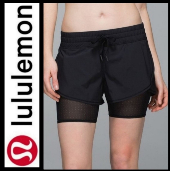 LULULEMON HOT TO STREET SHORTS Size 6 - Picture 1 of 14